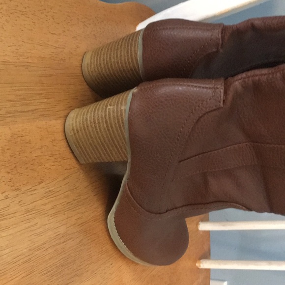 Boots - Picture 3 of 3